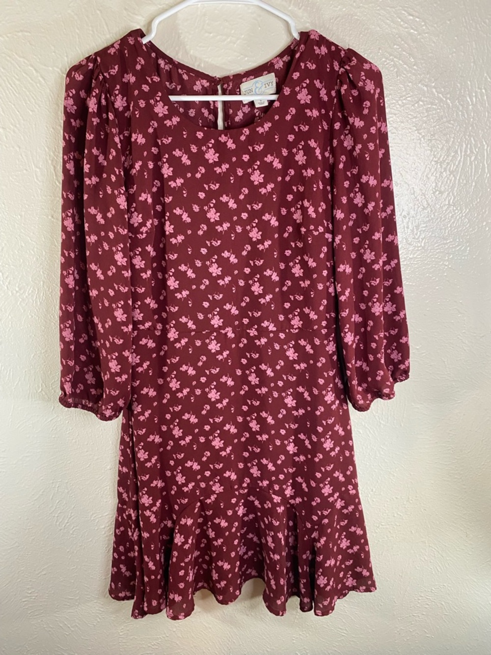 Women's Burgundy Floral Long-Sleeve Shift Dress